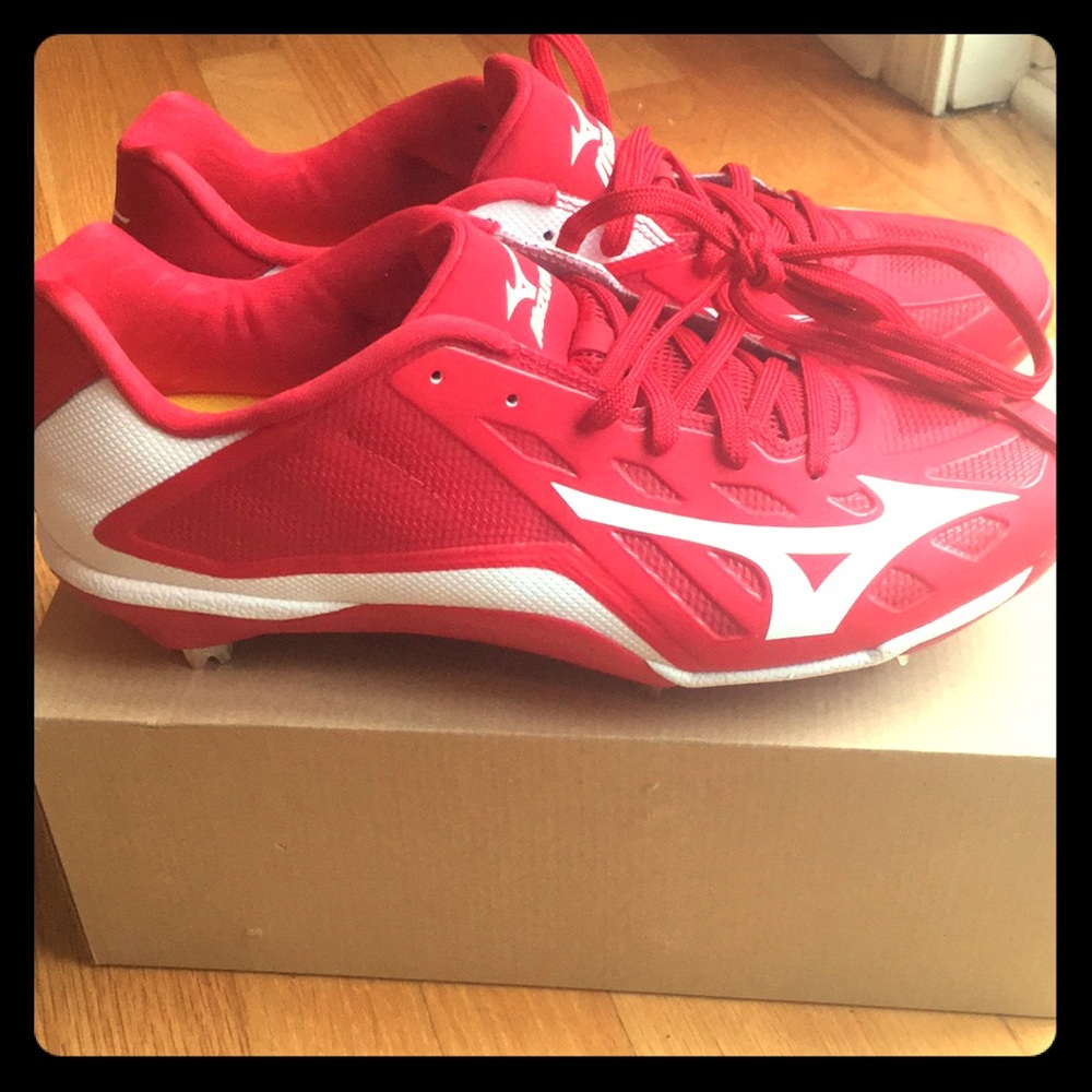 baseball cleats- red mizuno SOLD